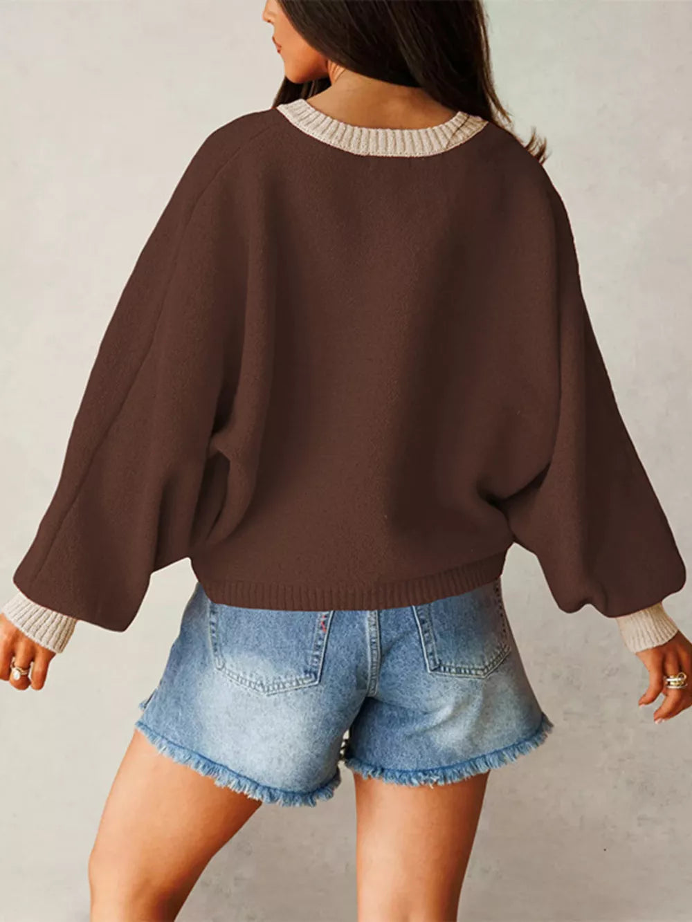Red cardigan with cropped and button-front