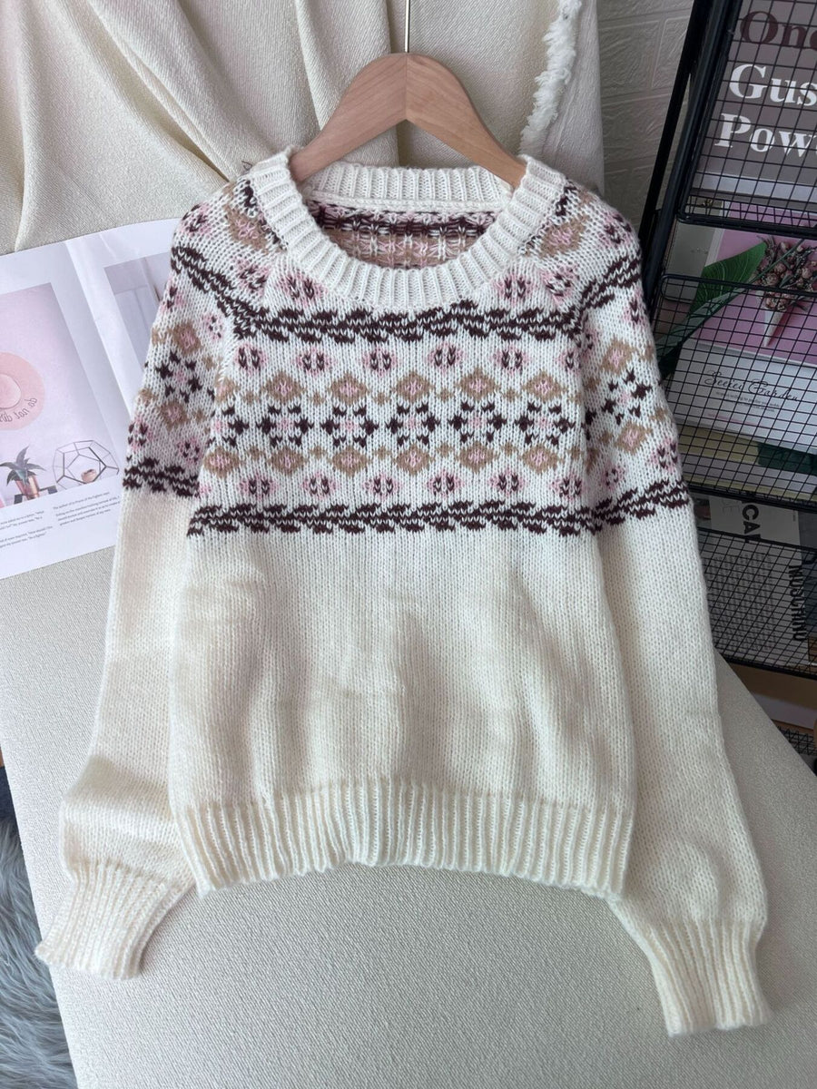 White pullover sweater with hip-length and pullover