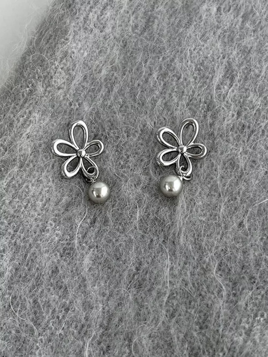 romantic earrings in Gray with null