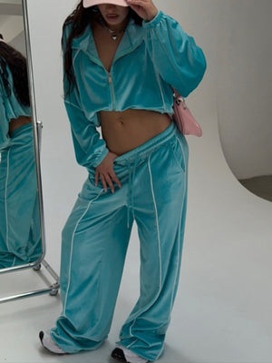 Green pajama set with cropped and zip-front