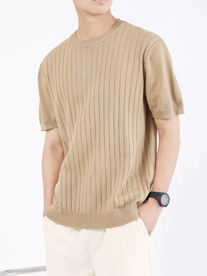 Men's camel ribbed knit t-shirt with crew neck and short sleeves.