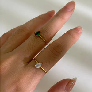ring in gold featuring 18K gold-plated and slim fit