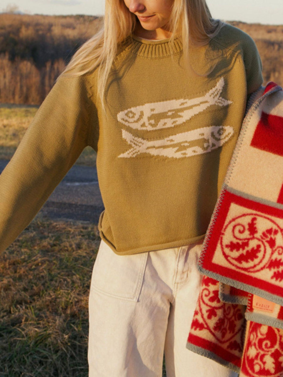 Green regular crewneck sweater with crew neck