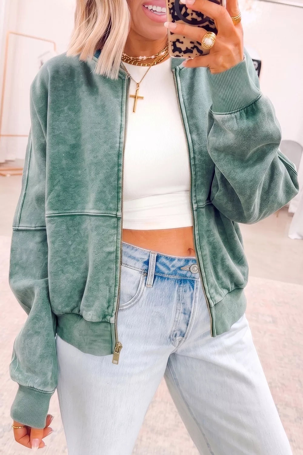 100% cotton Care instructions: Machine wash cold sweatshirt in sage green with oversized silhouette