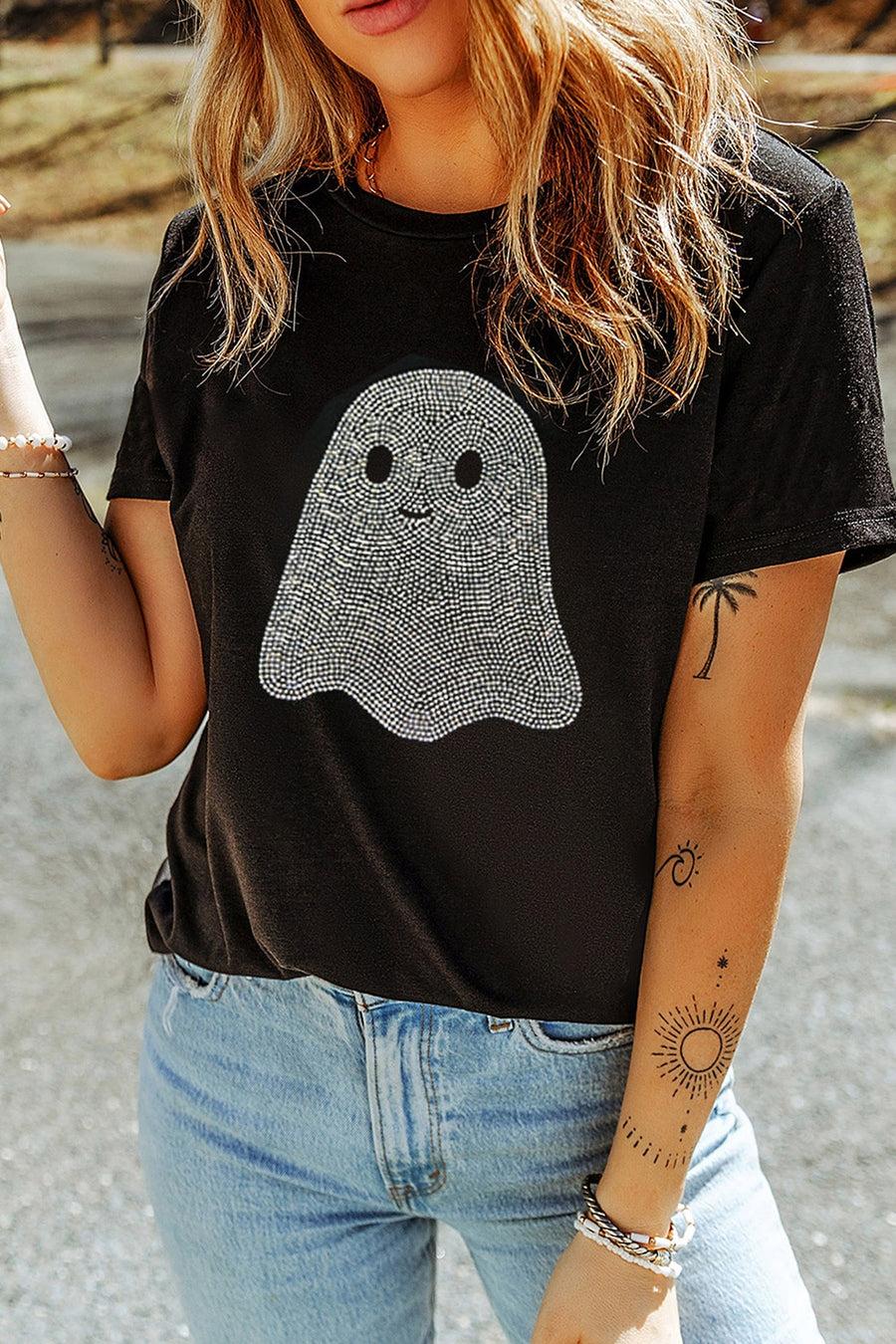 black t-shirt with hip-length and pullover