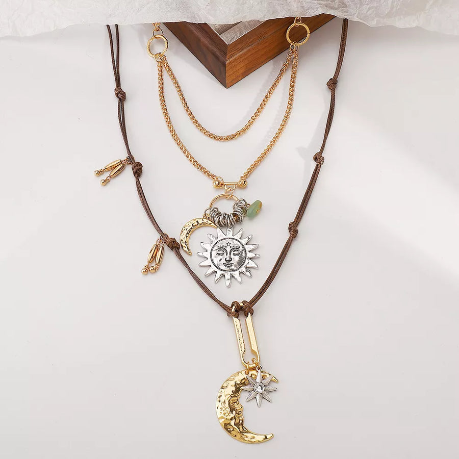 Style A necklace with pendant and n/a