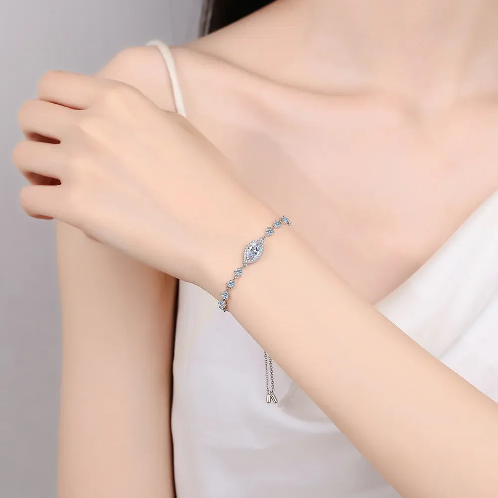 Adjustable silver bracelet with marquise and round white stones