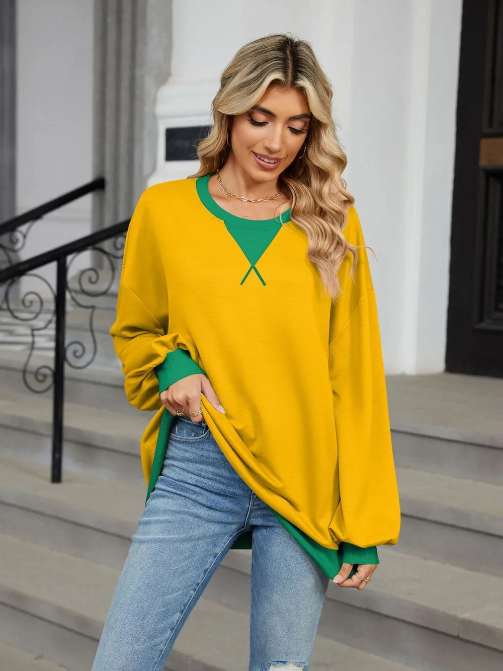 athleisure sweatshirt in Pastel Blue with round neck
