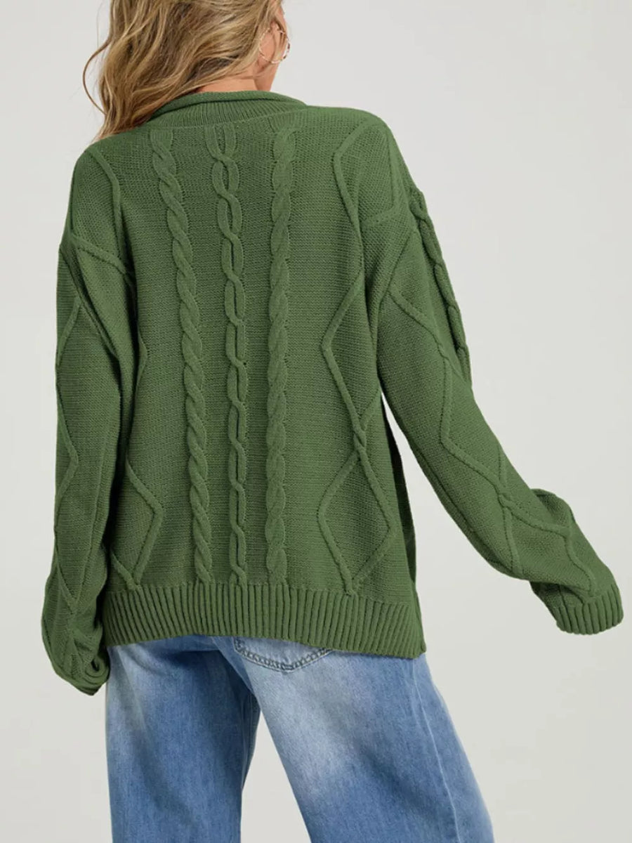 classic pullover sweater in Green with crew neck