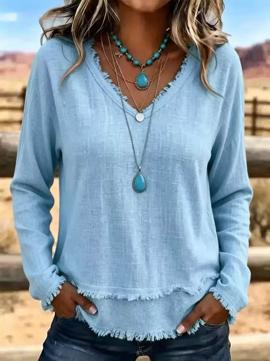 t-shirt in Gray with frayed hem and hip-length
