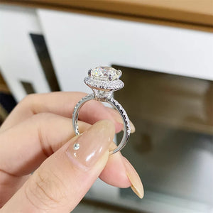 5 Carat Moissanite 925 Sterling Silver Round Ring in silver with halo setting