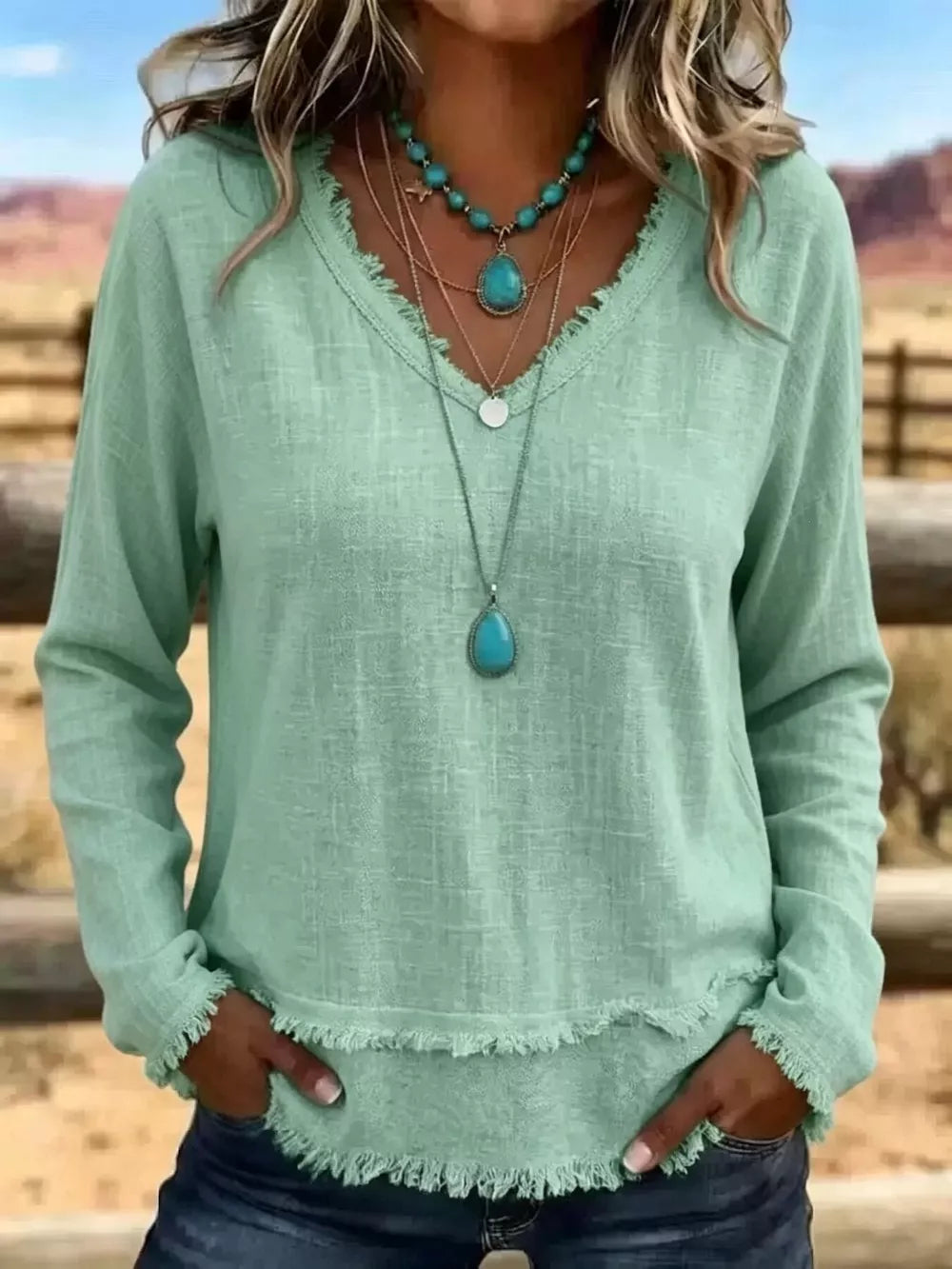 blouse in Gray with v-neck and long sleeve