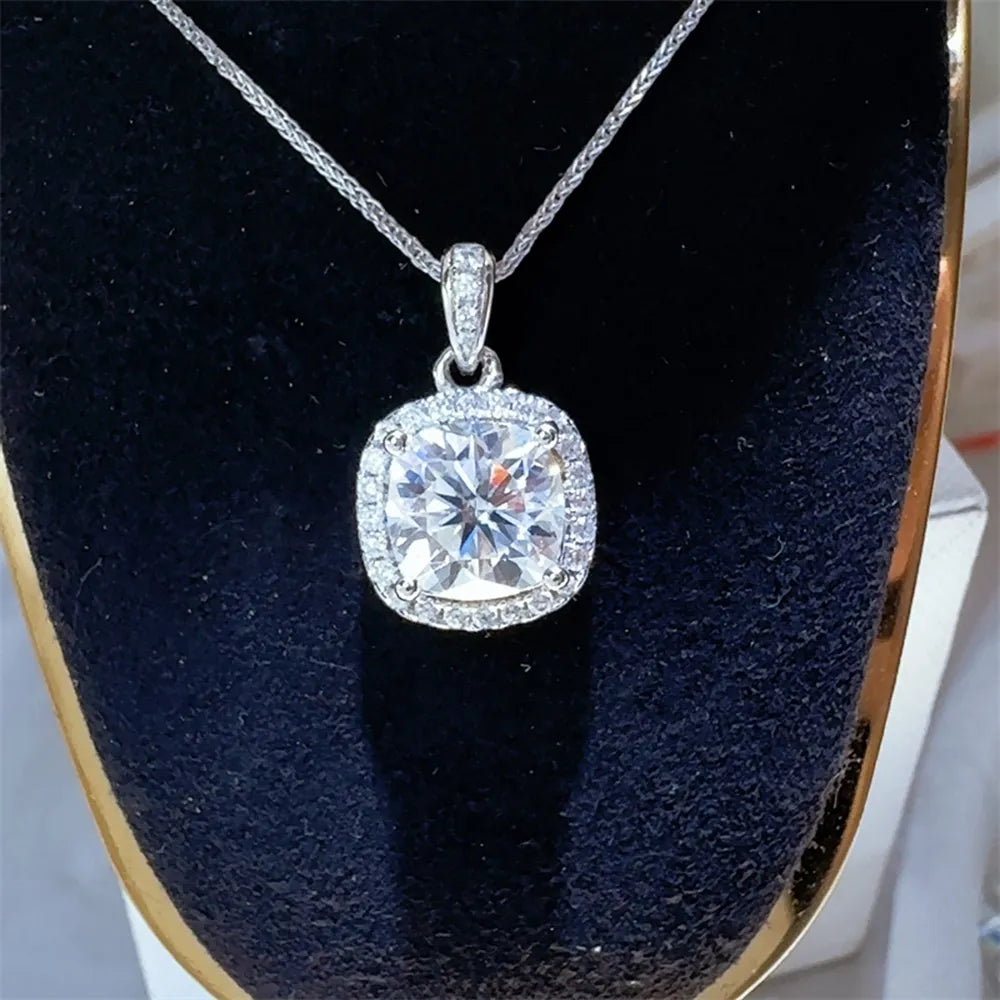 necklace in silver featuring moissanite stone and straight fit