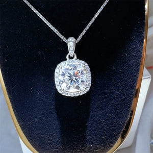 necklace in silver featuring moissanite stone and straight fit