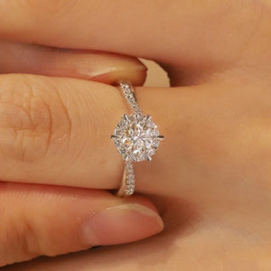 925 sterling silver,Moissanite Carat weight: 1ct Care instructions: Avoid wearin ring in clear with straight silhouette