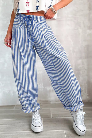 wide-leg pants in Light Blue