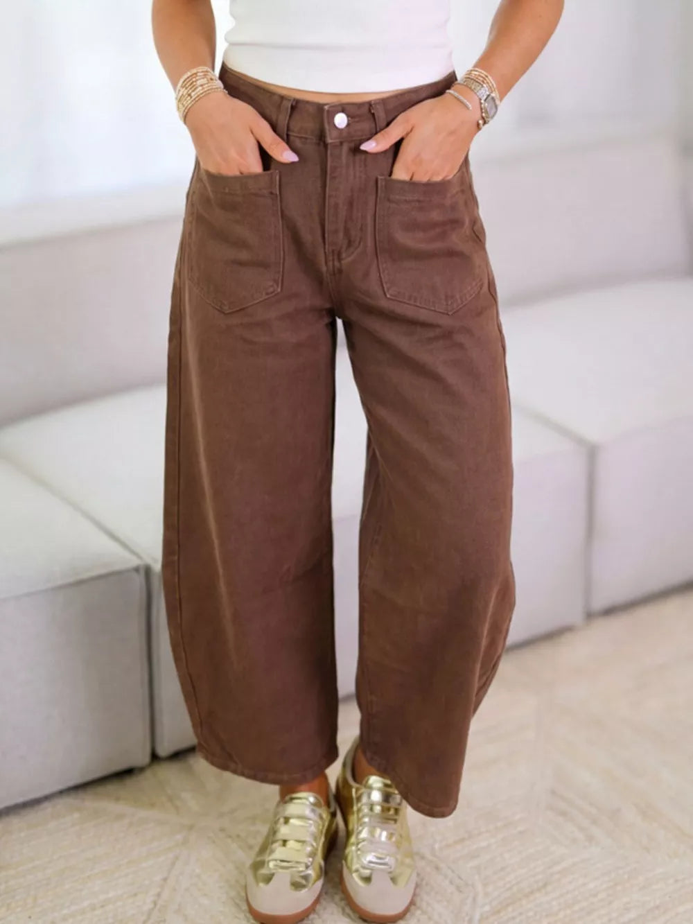 wide-leg jeans in chocolate brown featuring patch pockets and wide-leg fit