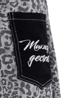 Leopard wide-leg jeans with full-length and button-front
