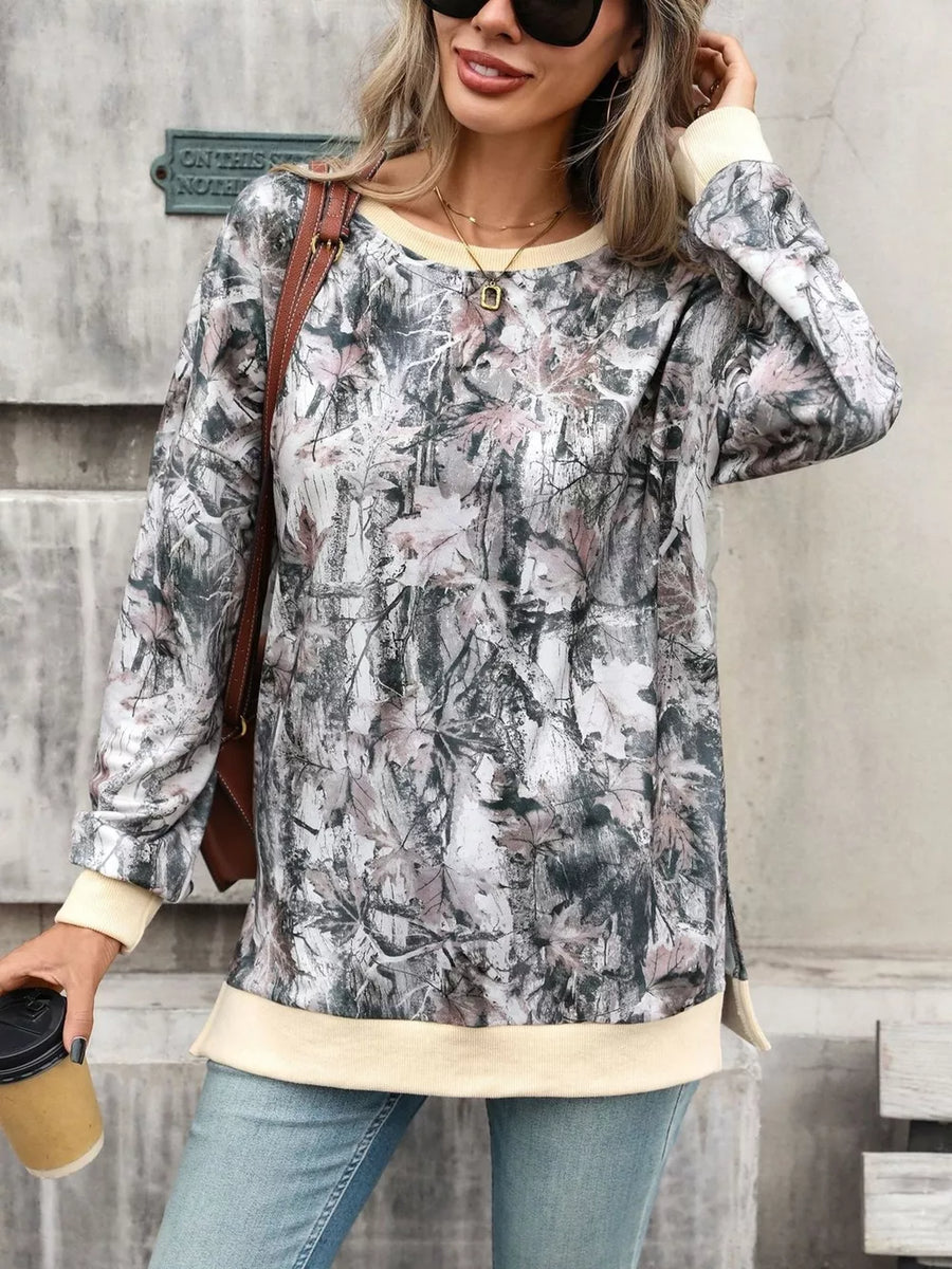 sweatshirt in medium gray with crew neck and long sleeve