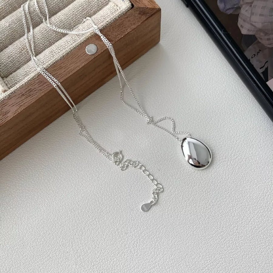 silver necklace with adjustable length and n/a