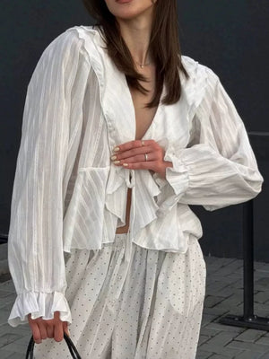 romantic blouse in White with v-neck