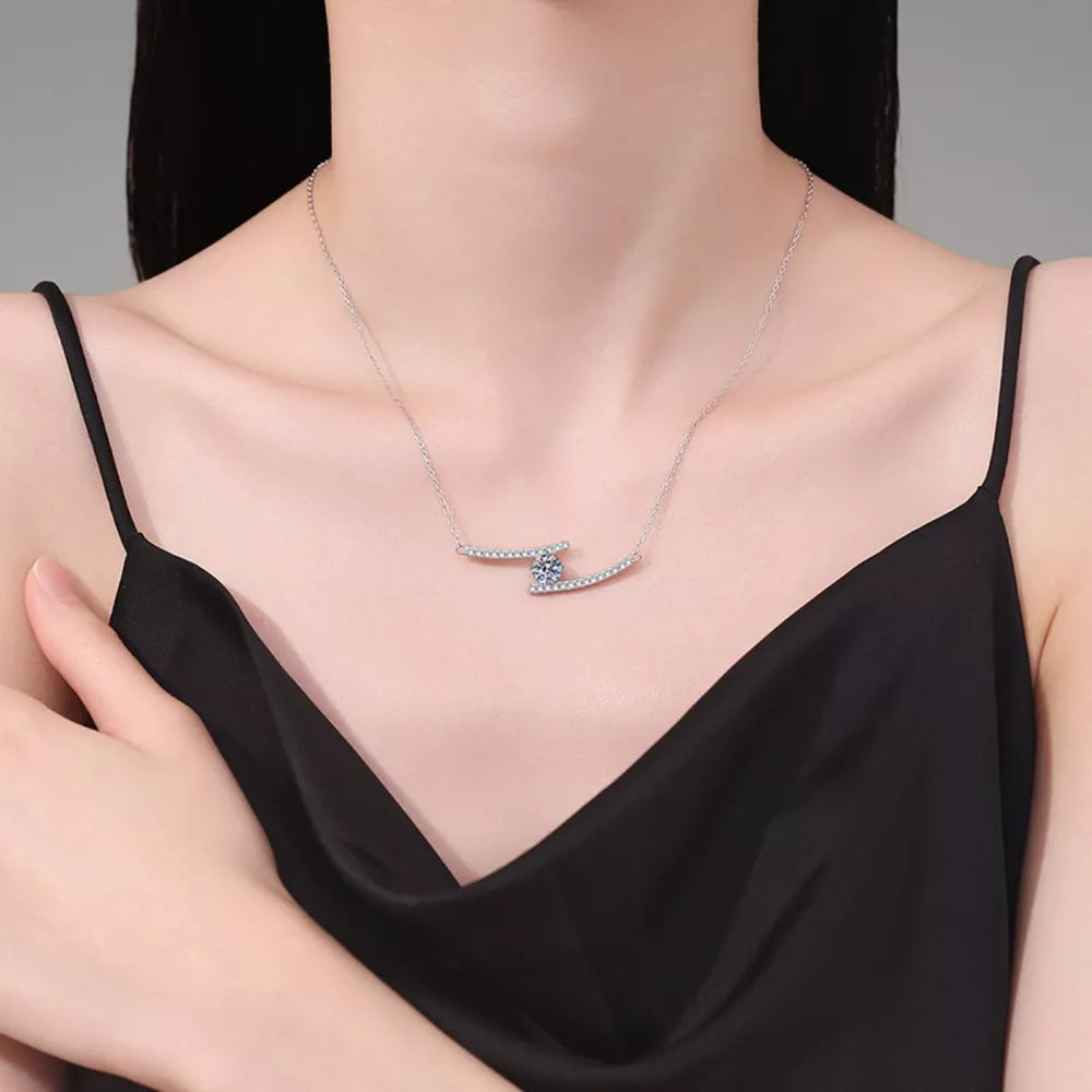 necklace in silver featuring moissanite stone and not applicable fit