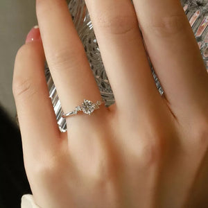 1 Carat Moissanite 925 Sterling Silver Ring in clear with adjustable