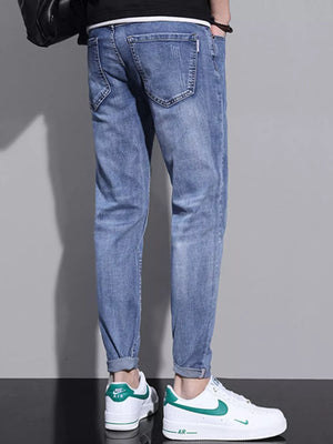 Men's Slim Fit Jeans in Medium