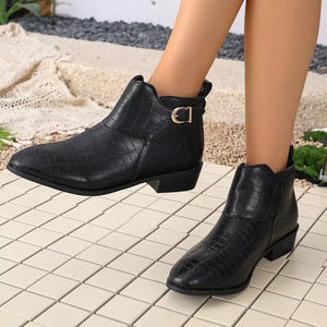 boots in black featuring point toe and ankle boot fit