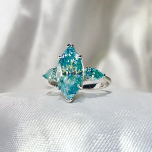 925 sterling silver,Moissanite Carat weight: 6ct Care instructions: Avoid wearin ring in silver with regular silhouette