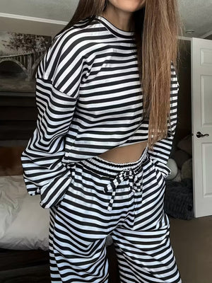 pajama set in Black with striped and drawstring