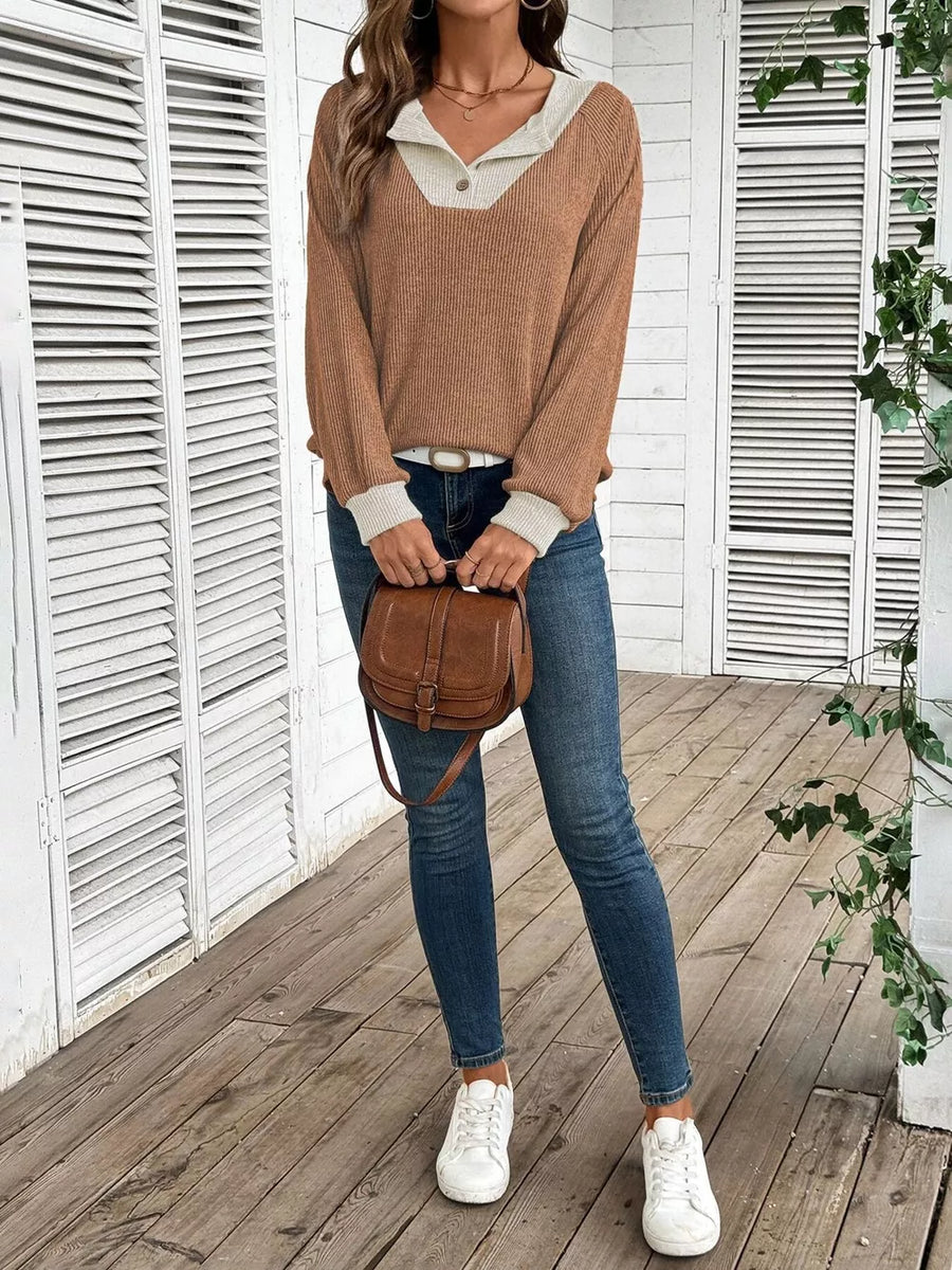 Chic ribbed two-tone buttoned shirt in caramel with a contrasting collar and cuffs.