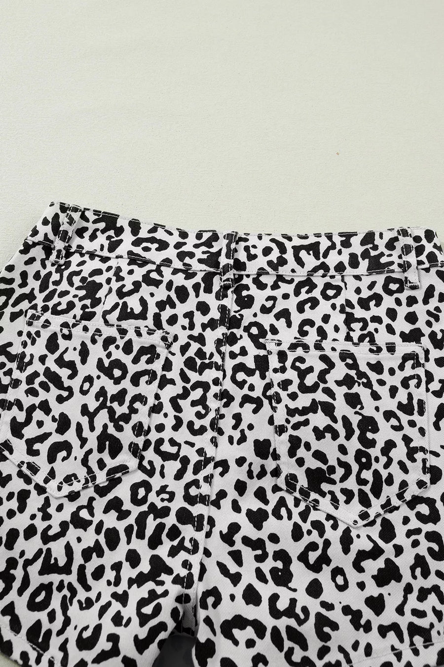 white denim shorts with stretch and N/A