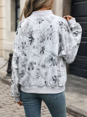 modern sweatshirt in Camouflage with mock neck