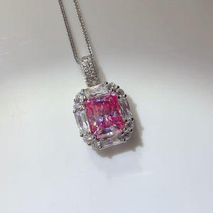 Platinum-Plated,925 sterling silver,Moissanite Carat weight: 5ct Care instructio necklace in silver with geometric silhouette