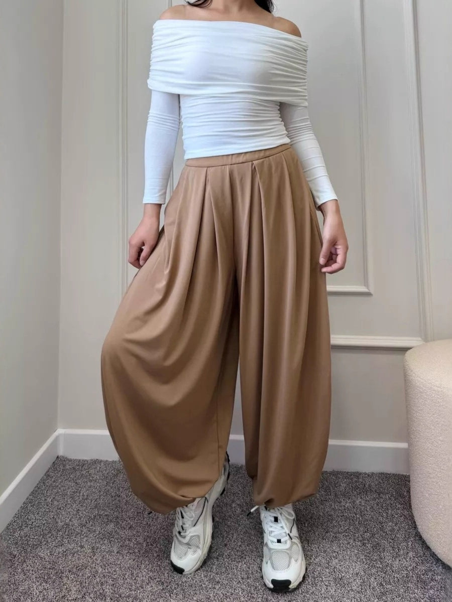 Drawstring Elastic-Waist High-Waisted Wide-Leg Pants in Red with pleated front
