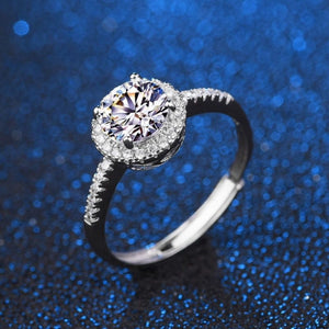 925 sterling silver,Moissanite Carat weight: 1CT Care instructions: Avoid wearin ring in clear with fitted silhouette
