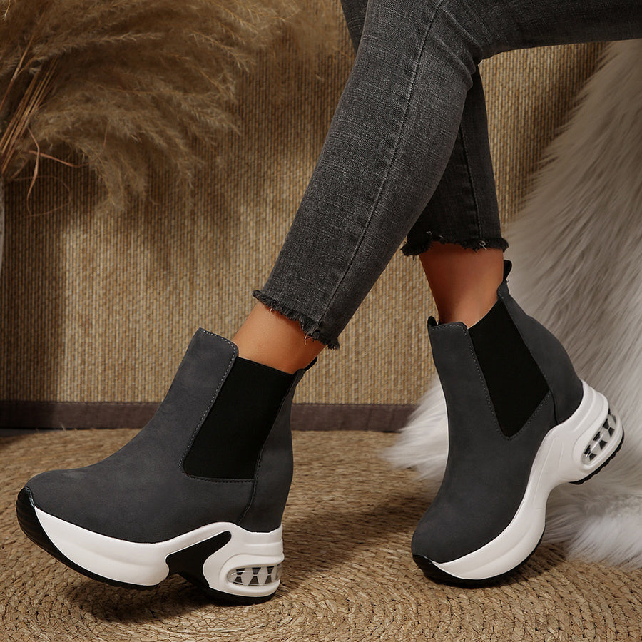 boots in Gray with platform sole and ankle-length