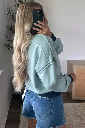 Contrast Edge Colorblock Crop Sweatshirt in Pastel Blue