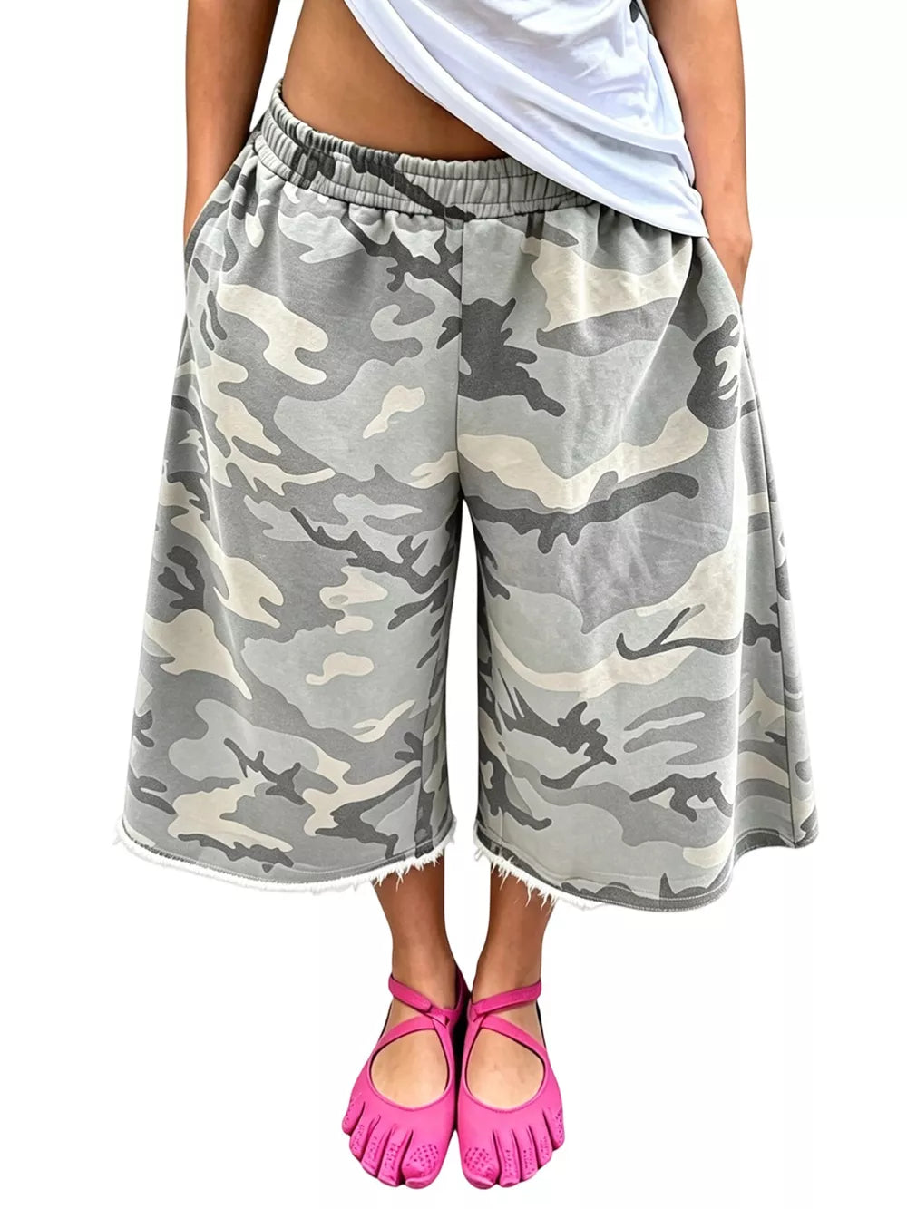Wide-leg Cropped Sweatpants With Pockets in Green, view 11