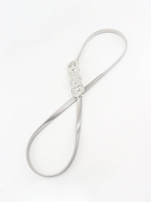 Silver intertwined knot elastic waist belt with a flexible metallic band.