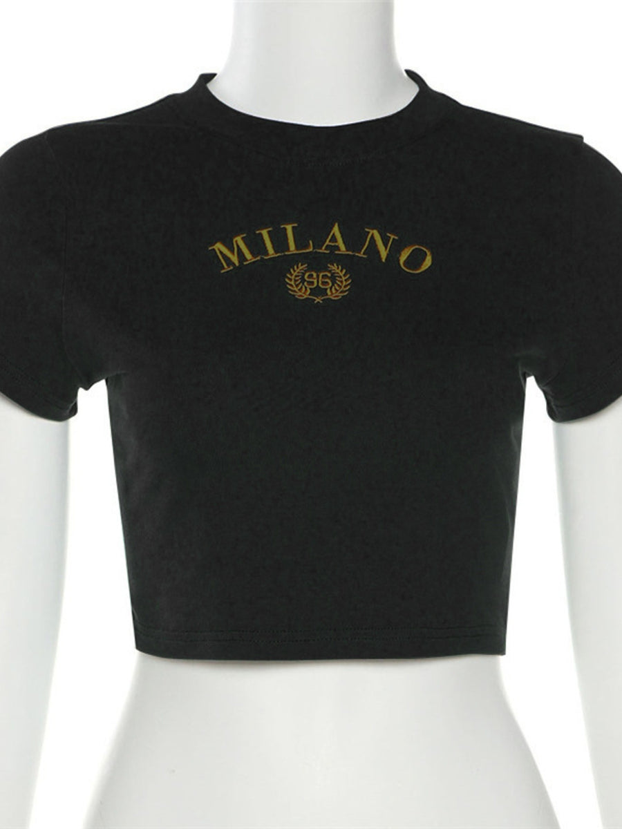 Black cropped t-shirt with crew neck and gold MILANO embroidery.