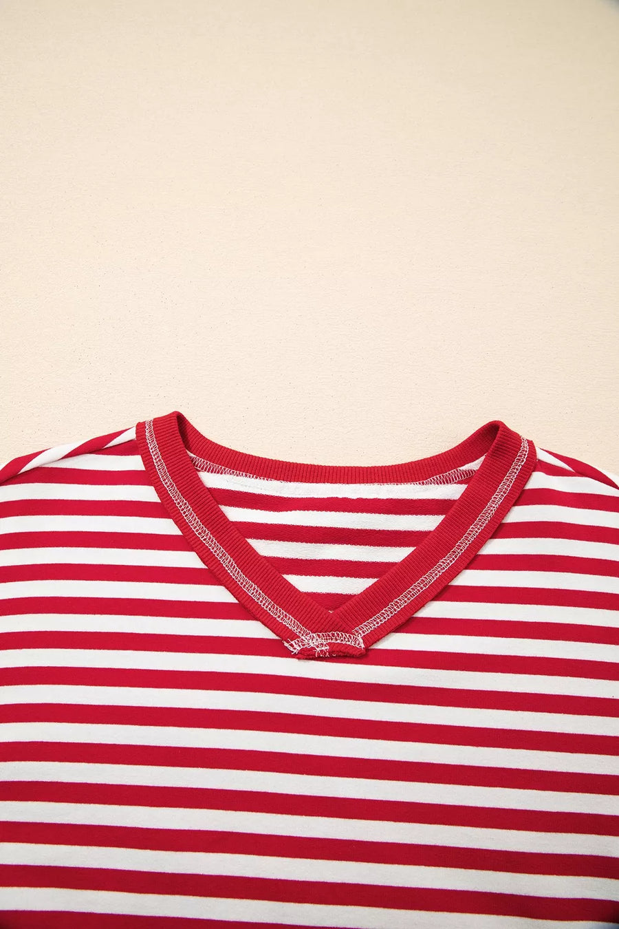 sweatshirt featuring striped in white with 50% cotton, 50% elastane Care instructions: Machine wash cold texture