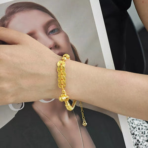 Gold bracelet with wrist-length and lobster clasp