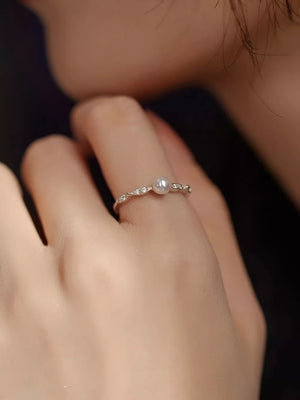 ring in silver featuring synthetic pearl and n/a fit