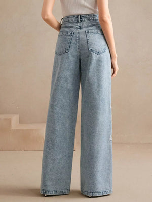 95%cotton, 5%spandex Care instructions: Machine wash cold wide-leg jeans in light blue with wide-leg silhouette