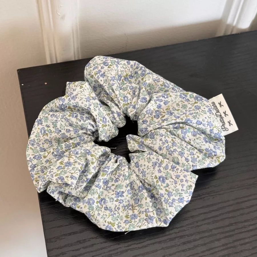 scrunchie featuring plaid in ivory with poluester Imported Size &amp texture