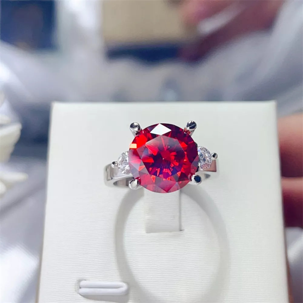 ring in ruby red featuring 5 carat and straight fit