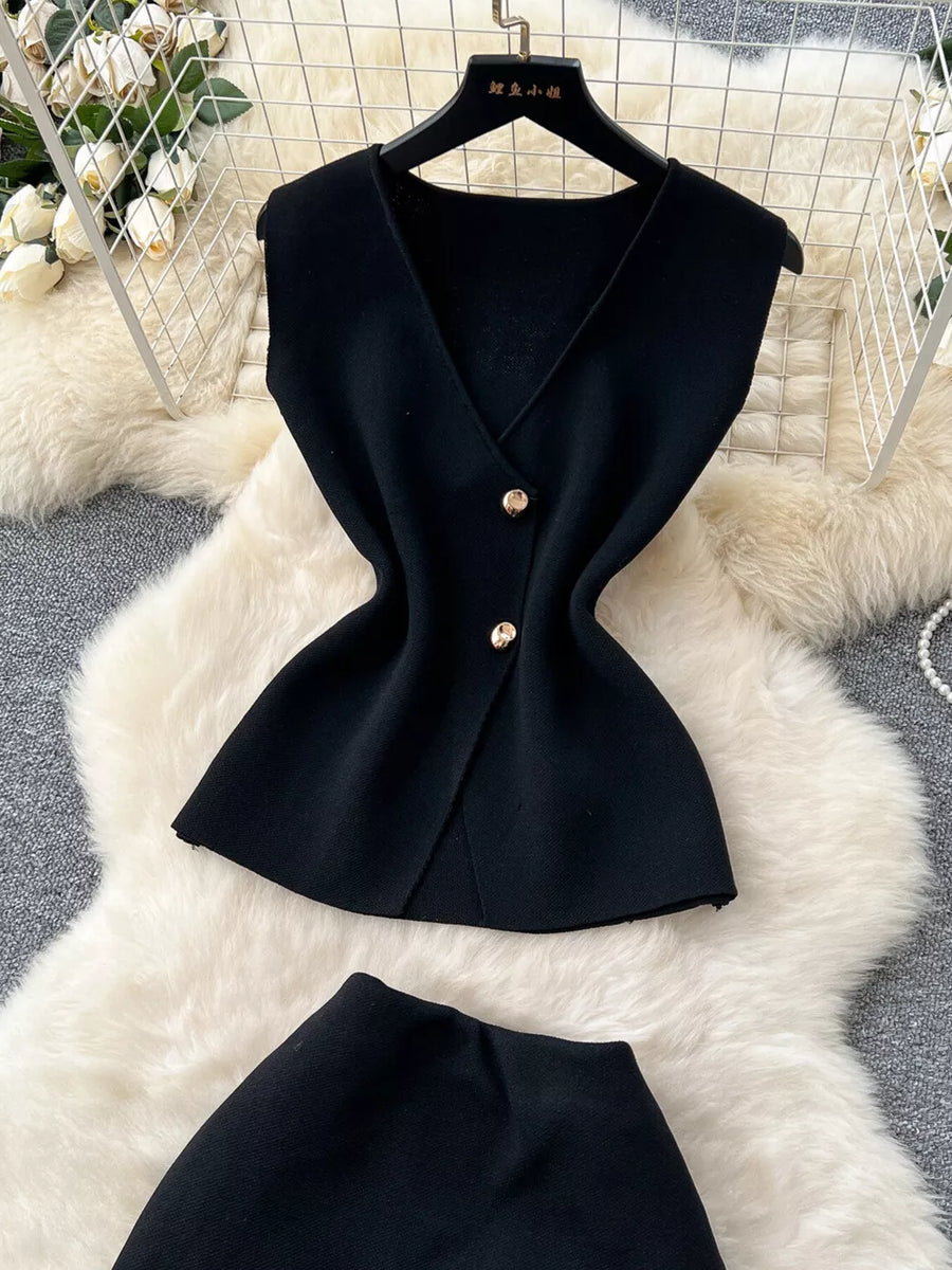 Black V-neck sleeveless polyester two-piece set with button details