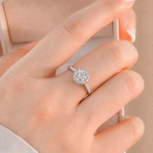 925 sterling silver,Moissanite Carat weight: 2ct Care instructions: Avoid wearin ring in clear with straight silhouette